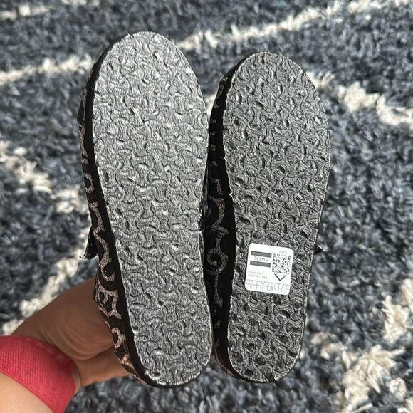 Toms Toddler Shoes - Picture 4 of 8